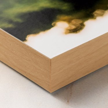 an up close view of the wood edge of our foam mounted prints